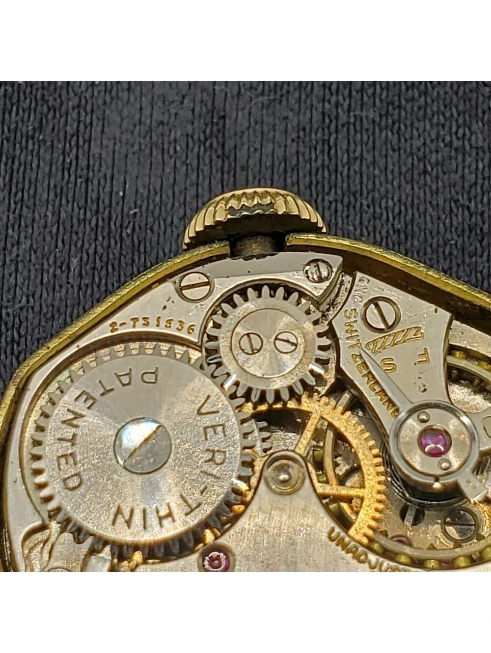 Vintage Gruen Veri-Thin 15 Jewel Movement For Parts Or Repair